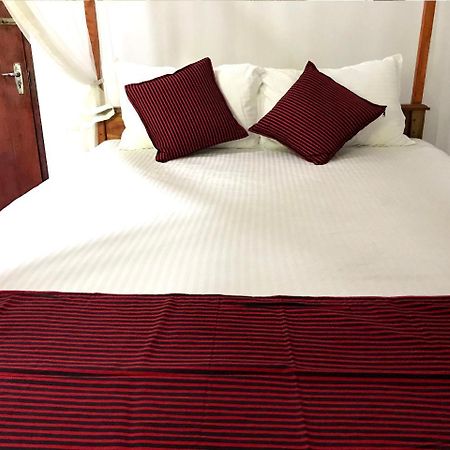 Damith Tourist Inn Мириса Екстериор снимка