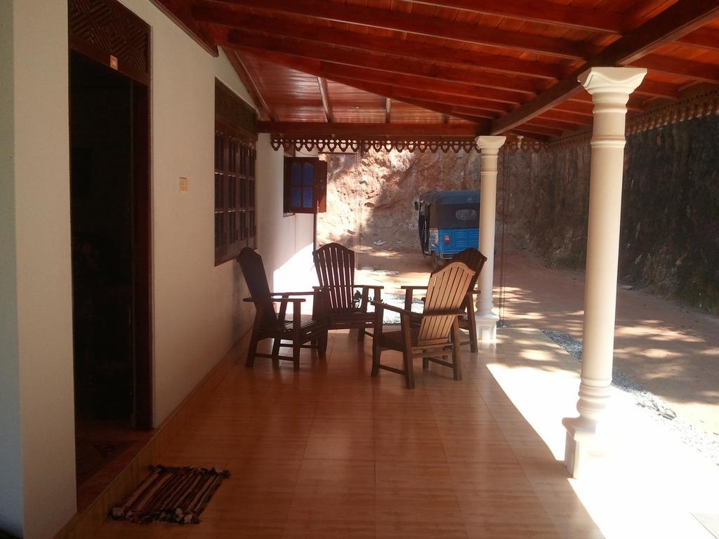 Damith Tourist Inn Мириса Екстериор снимка