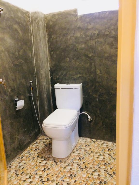 Damith Tourist Inn Мириса Екстериор снимка